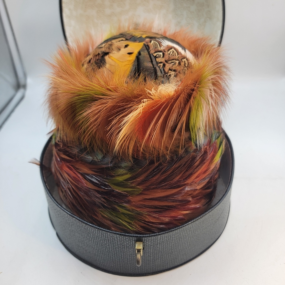 Vintage Robin Ellen pheasant feather pillbox hat with box Orange Green Mod - Picture 8 of 10